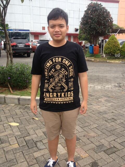 Sahhh Kerrenn :) RT "<a href="/reyhanRDN/">Rayhan Ramadhan</a>: Udah sah belom nih min, <a href="/angrykids/">AngryKids Official</a> ?? Thankyou <a href="/Hallway_Cloth/">Hallway</a> :D "