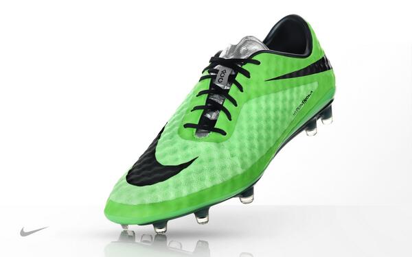 soccerdotcom's tweet image. If Januzaj scores against Chelsea, we'll give away a pair of @nikesoccer #Hypervenom Phantoms.
Follow &amp;amp; RT to enter!