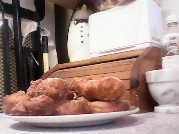 hbanner82's tweet photo. My donuts http://t.co/wyM6vsl6WG