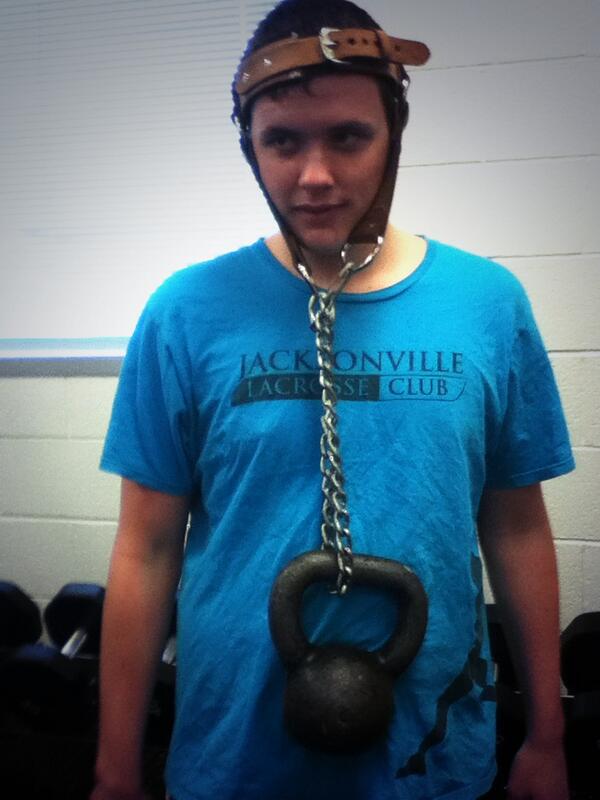 dangitlopez's tweet photo. #Bkelly goes hard in the weight room #erryday http://t.co/910FVsVHKF