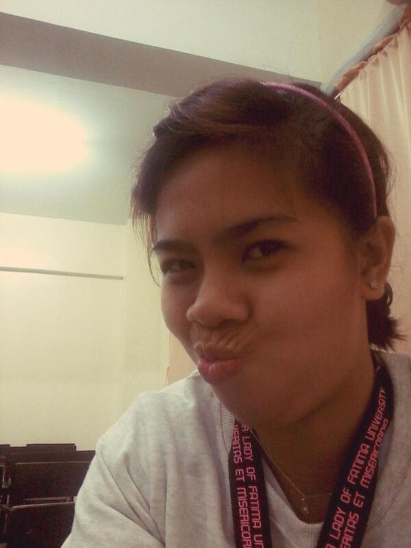 Ciabayo's tweet photo. ~Baby it's cold outside~. 
Body warm: Selfies ;) haha, the prof didn't came. it lead me doing this. http://t.co/aTaFV4OrM7