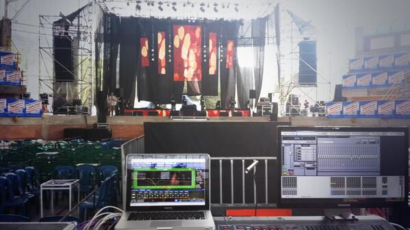 gps09gps's tweet photo. Toda la produccion de @903sound hoy en mesitas con @SilvestreFDC @ernestoorjuela @Juanchos_91 @diego_fpl http://t.co/owkLpxZzpd