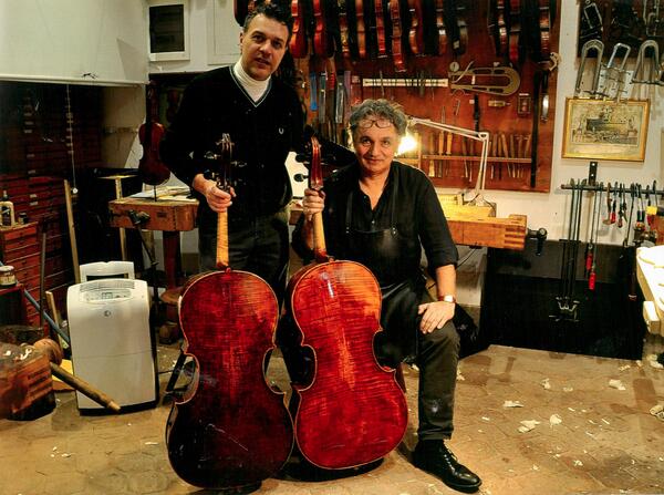 ClaudeLebet's tweet photo. Luigi Piovano primo violoncello dell'Orchestra dell'Accademia di Santa Cecilia , e @ClaudeLebet http://t.co/bd68q5Icy2