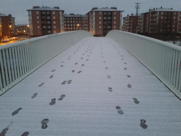 WinterNightRun's tweet image. #running de entrenamiento en la madrugada de hoy desde #leonesp ... #WinterNigthRunning en toda regla #running