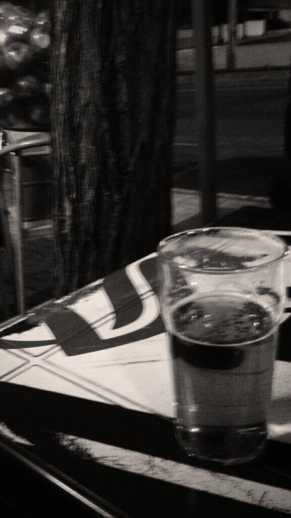 SINESTESIA04's tweet photo. @Enosigeo y LaDefensRec ultimando detalles  y scratches de Dj Asko... Pero ahora birrita... http://t.co/JOFsmA3U5q