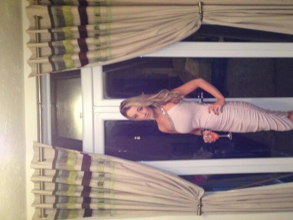kateread23's tweet photo. Ladies night <3 http://t.co/y1mKes8lg3