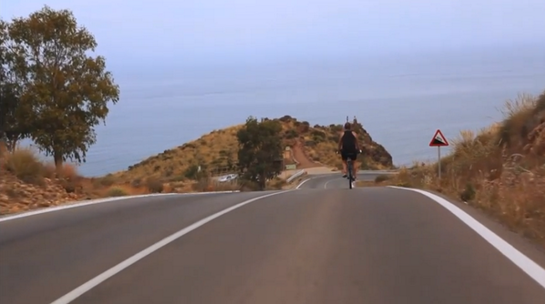 RetoAdelante's tweet photo. La vida ha puesto a prueba a Dani. Su novela y las rutas en bici son su catarsis http://t.co/tBf5rwlYuy #Webseries http://t.co/OcheDjFJCy