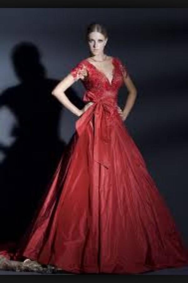 canderel's tweet photo. In love with this dress .... I want to get married in red http://t.co/WLNFSxgwkD