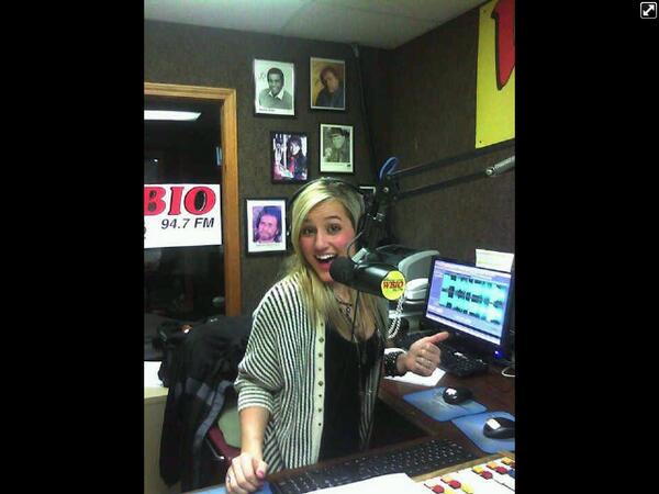 MarySarah_ID's tweet photo. Mary Sarah, DJ for the day at 94.7 WBIO :) http://t.co/rPaZPS3WL2