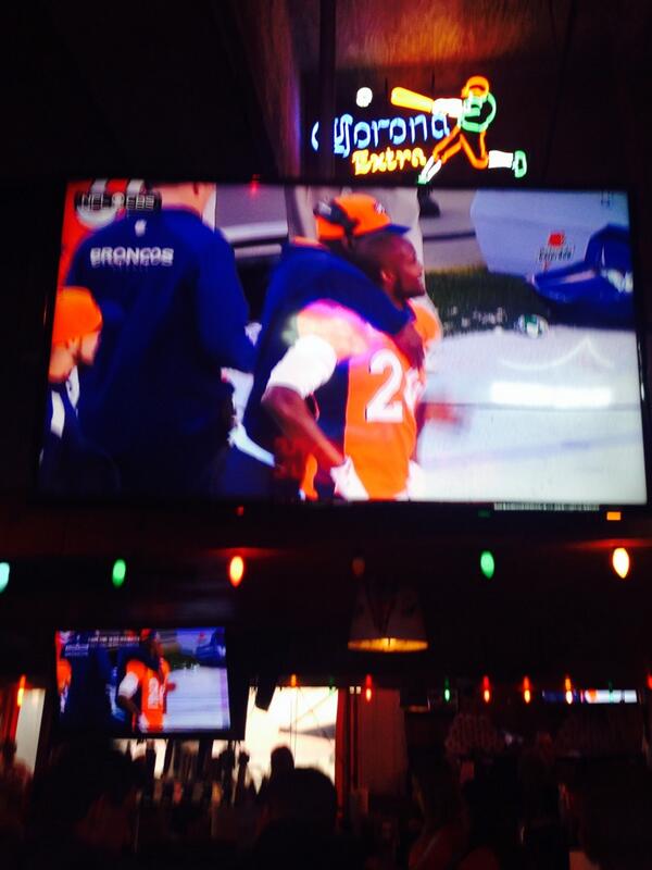 KarinSeavey's tweet photo. Watching the game in Ft Lauderdale Beach.  Love this team.  Congrats. #SuperBowl #DENvsNE http://t.co/KlKPvJHmAu