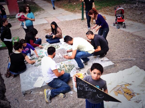 IMPLANC's tweet photo. El @labcmty de la ciudad haciendo otro experimento http://t.co/7gMEfNgWdo