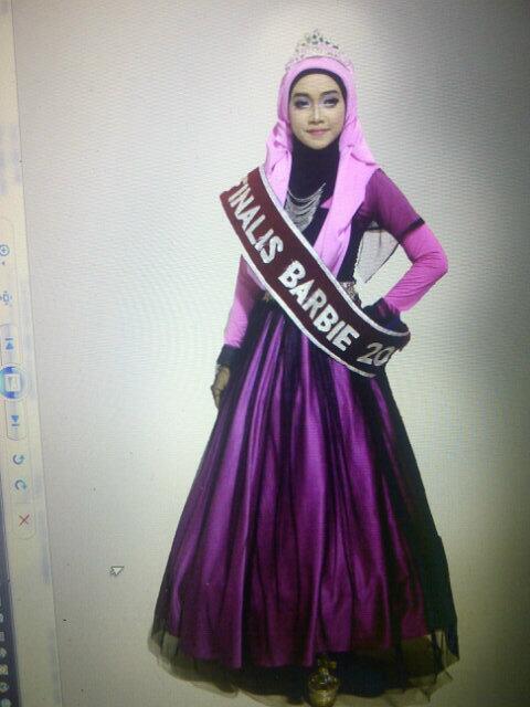 AcinNina's tweet photo. @AcinNina: Alhamdulillah bisa tampil.. Thanks teman2 eaaa @DesiIhsan @rizki_SSIR dll.. http://t.co/uEgSEXVn3u http://t.co/HnMM90OhuZ