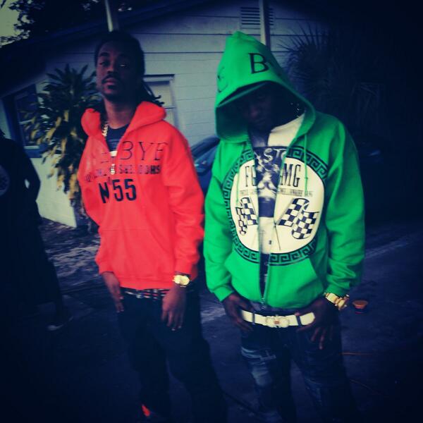 KINGTITUS_MUSIC's tweet photo. "@MOOKBOYFLYGOON: ORDER UR  #JACKET GG TOLL FREE 800-609-7106 http://t.co/KjLPNnlp5M" &amp; http://t.co/TyBQKQMDwg 2014 WE #SAUCED.UP #FGMG