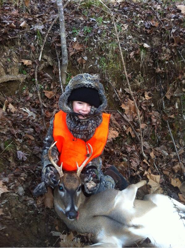 GraceCarrie's tweet photo. Nephews first buck http://t.co/fE92ZAwHKV