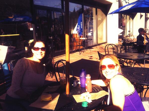 mysticflavor's tweet photo. Lunch outdoors w/ @sunlightyoga & @AlwaysTri gorgeous day at the SF @YJEVENTS #YJSF http://t.co/xVfA8oIwVP