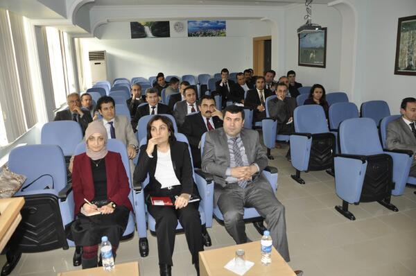 SinopTarim's tweet photo. Toplantıya TUIK Kastamonu Böl. Müd. V. Sevgi ALTINBAŞ, İl GTH Müdürü Erol SARAÇOĞULLARI ve sorumlu personel katıldı. http://t.co/JshrXfoX2b