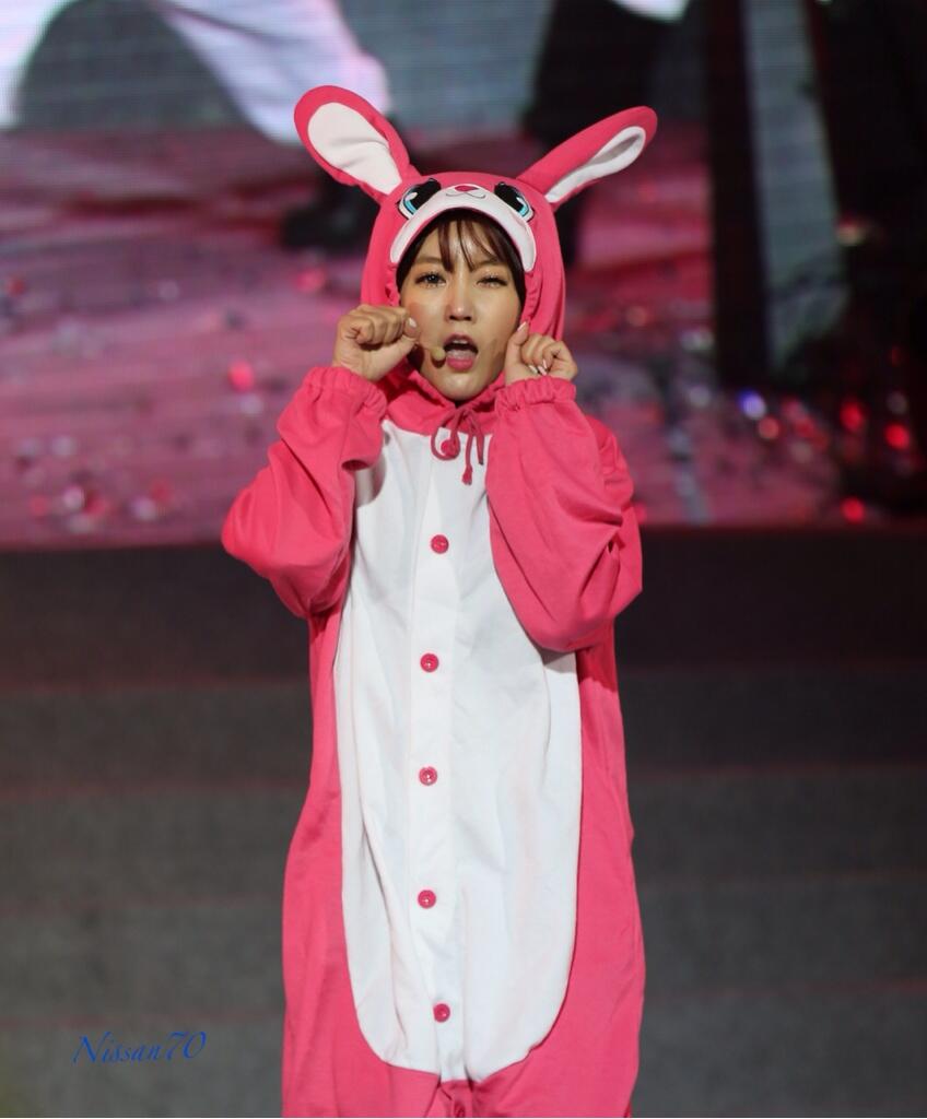 BeZ8684CcAAYxiE.jpg:large