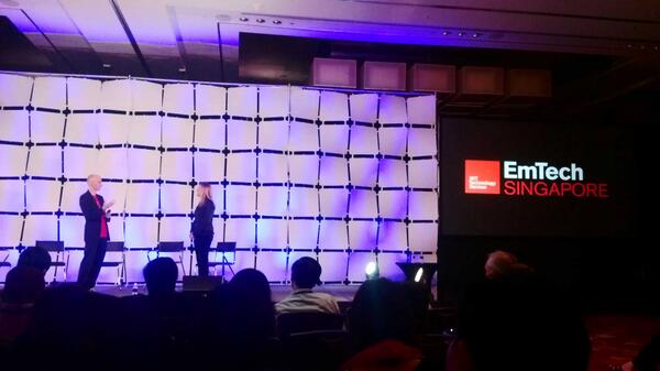 "Human brain is a cpu processing  11million bits per sec of data to a mere 50 BPS of decisions" #emtechsingapore