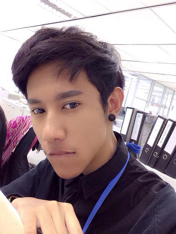 Oat_jessada's tweet photo. ทำงาน ทำการ ทำมาหาแดกครับ 555 http://t.co/We0nE2bp2C