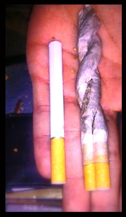 KevinTranc3's tweet photo. @Wikimarihuana Uno de hierba y otro de has tranzados gozan mas. #Marihuanualidades http://t.co/dzSzdVrKi9