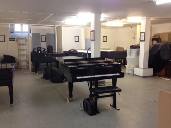 benkims's tweet photo. Practicing on D-594480 at Steinway-Haus M��nchen http://t.co/3IzMKdZTG8