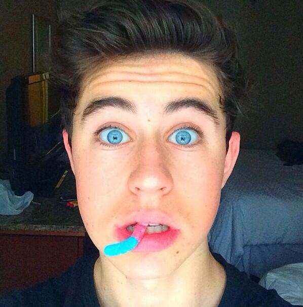 jackieisloud's tweet photo. He genuinely makes me really happy. Every time i look at him I just smile. He makes me happy. @Nashgrier I love you. http://t.co/v4cc9mGP2s