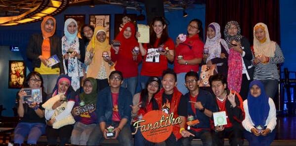 Kita adalah keluarga #fanatika 👭👫