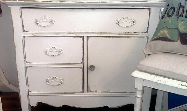 thepinkcabbage's tweet photo. Check out this fab cabinet that just arrived! http://t.co/3tAKY9Nje6