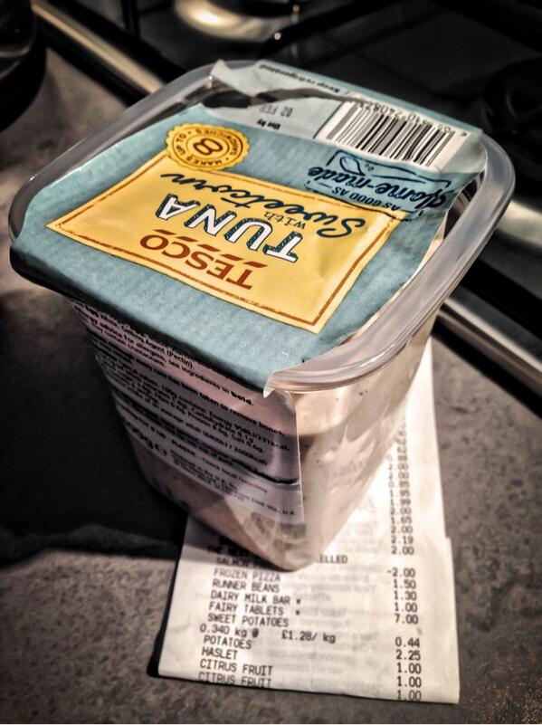 iKoolfawn's tweet image. Bought this @Tesco Extra Peterborough only to find the pot had been sealed shut without a lid #QualityFail