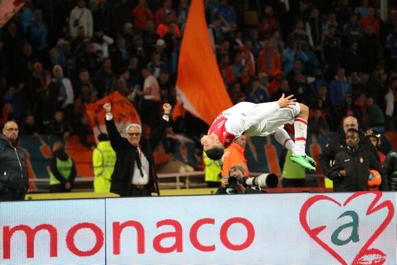 Asmfoot (@asm_foot) on Twitter photo Le salto de <a href="/ManuRiv/">Riviere Emmanuel</a> décomposé en neuf clichés par Asmfoot asmfoot.fr/breve-19063-Jo… Le salto de <a href="/ManuRiv/">Riviere Emmanuel</a> décomposé en neuf clichés par Asmfoot asmfoot.fr/breve-19063-Jo…