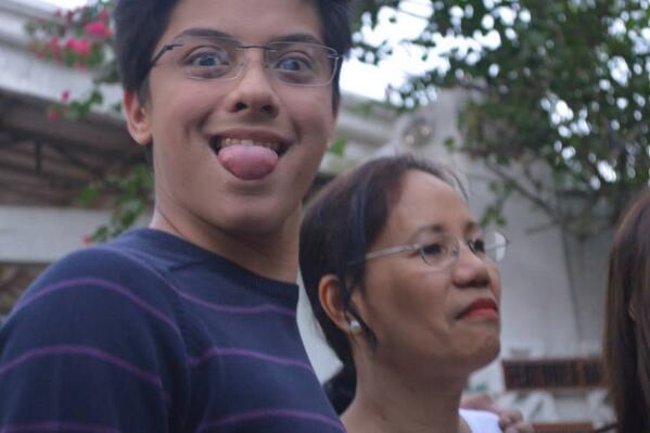 omgkathniel's tweet photo. Wacky boy #G2BPartingTime http://t.co/i7oNj5OPMt