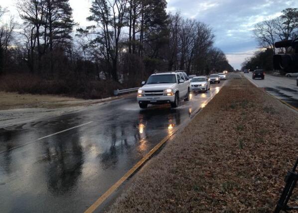 8NEWS's tweet image. Water main break on Patterson Avenue not causing traffic problems #Henrico #RVA bit.ly/1aCjzr0