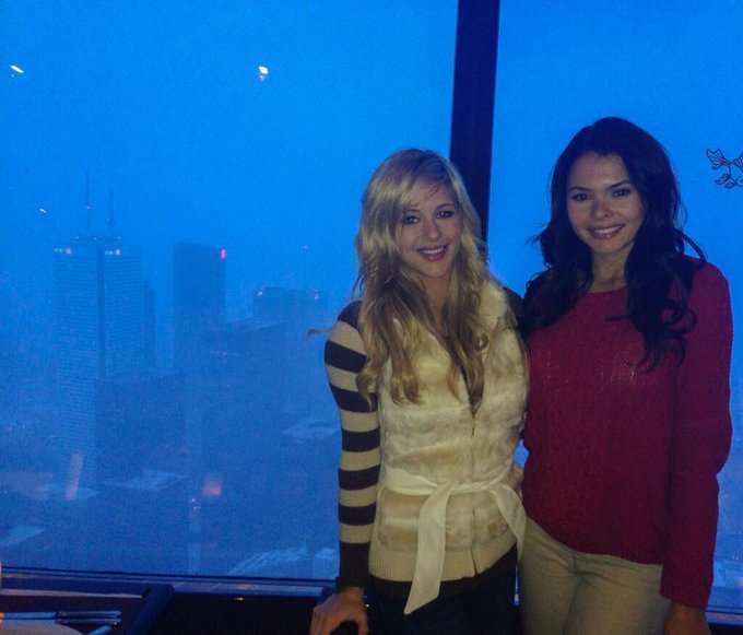 Can we stay just a liiiiitle bit longer?? ? 

#Travel #Toronto #CNTower @CNTOWERTORONTO  ???
@alanacamposs
