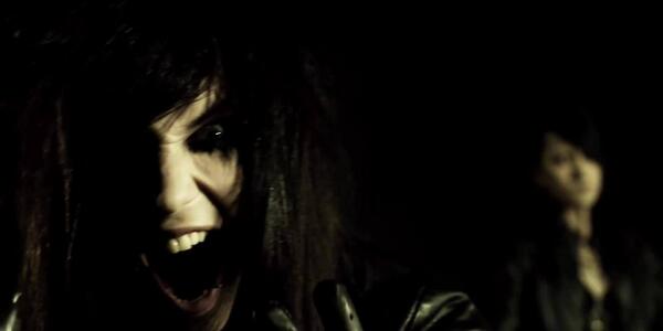 TheDevilsSmilex's tweet image. This song is amazing! #andybiersack #BlackVeilBrides #perfectweapon