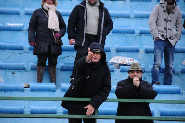 MircoSor97's tweet photo. #MattiDaLegaPro #PaganeseViareggio Contestazione di un tifoso locale http://t.co/IGxWeO6pwk