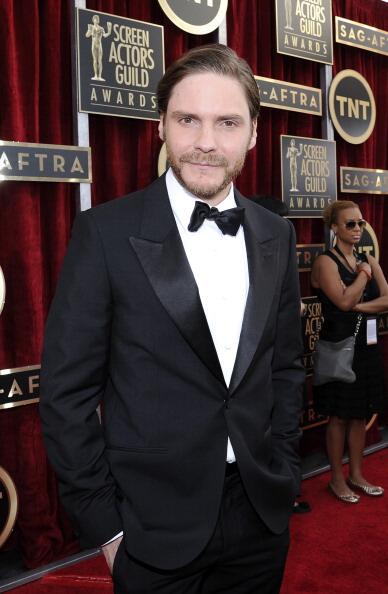 McQueen's tweet photo. See Daniel Brühl wearing an Alexander McQueen SS14 tuxedo to the 20th Annual Screen Actors Guild Awards in LA http://t.co/0wwI3XvAyJ