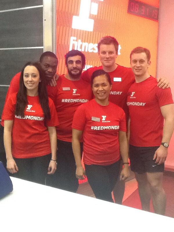 FFBakerSt's tweet photo. The early morning #REDMONDAY crew! #FF #BakerSt #Freestyle http://t.co/MOEWcwGqiq