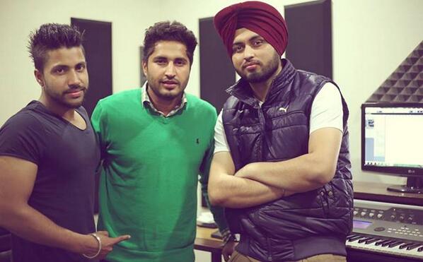 JassuJanagal's tweet photo. @IamCrockroaxz @AnshaChadda @atishek222 @1995Tanvi @shreybharti   Coming Soon http://t.co/YNNa3b2Rar