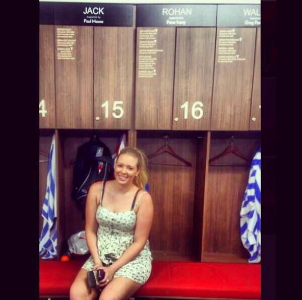 MeganMethven1's tweet photo. Best seats in the SCG! #favplayers 😘@kjack_15 @RohanGary http://t.co/0z7SepnSvT