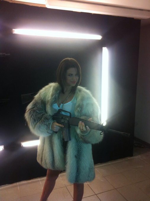 New shooting for a German Rapper with some lessons with guns! Dont try to mess with me ;) http://t.c