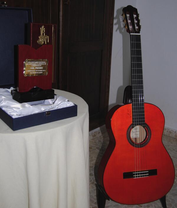 !Aqui os dejo el Premio reciente de guitarra que gane en el Certamen Nacional de Hospitatel! @marianoguitarre