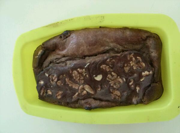 JuanmiG91's tweet photo. Nuestro primer #BrownieProteico. Receta de @vikika_fitness http://t.co/GCYF5iJfgP