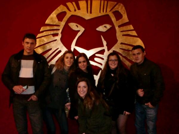 abarca_paloma's tweet photo. Tdos ya dentro. ..... @Luisns14 @abarca_lidia @estheruxitruji @supersariya2 @javiii789. http://t.co/niZOYwGd4X
