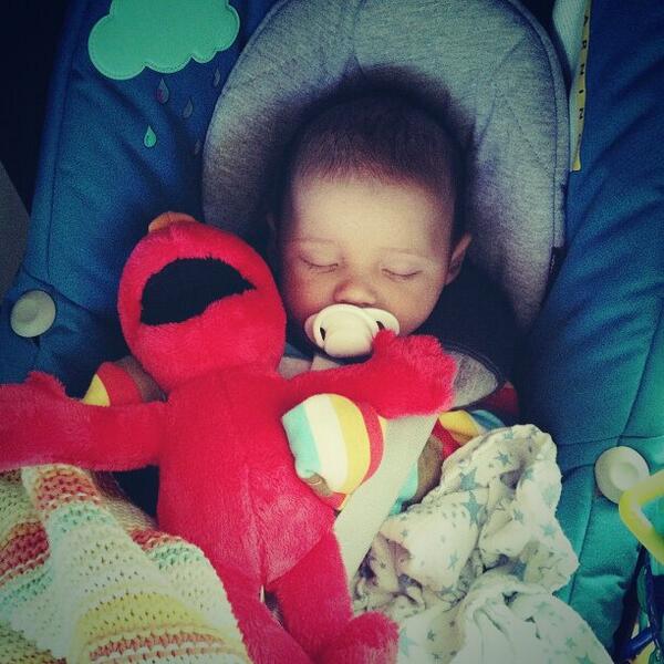 DaddysBestBoy's tweet photo. ELMO - all mine!!<3 http://t.co/rxyjy35lpB