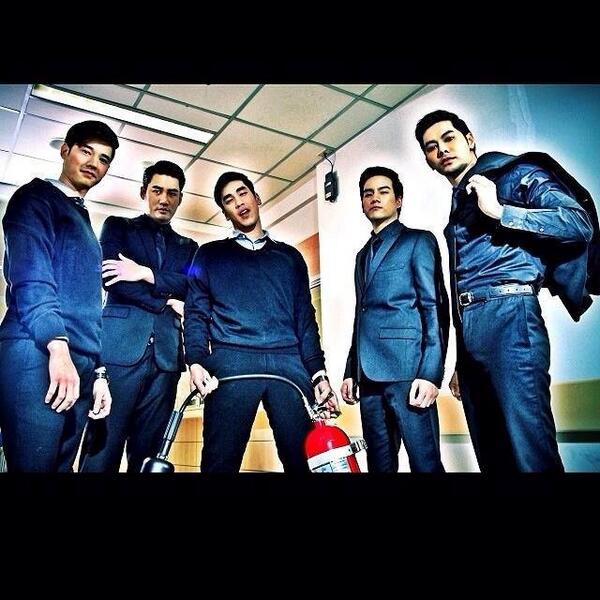 "<a href="/nadechbarry/">ณเดชน์ 'แบรี่'</a>: IG : jettmaker "คือถ้าอยากจะไฝว้ #พวกผมก็ไม่ซีเรียส #มาเห๊อะ " <a href="/Mario__Maurer/">มาริโอ้ FC~ ♥ ~</a> @bom4bia_fc "