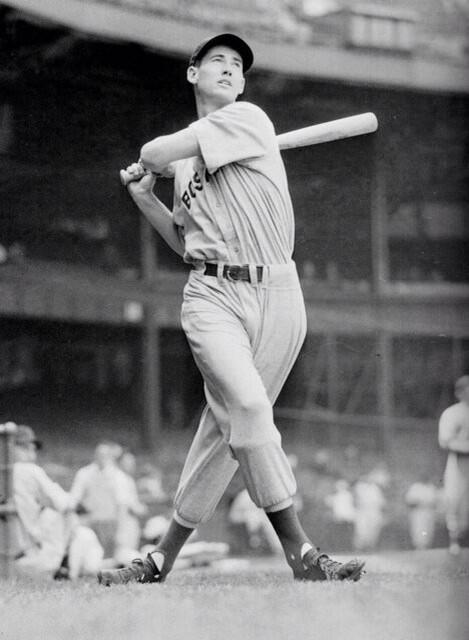 RedSox_History's tweet photo. This date 1966 Ted Williams receives 93.4% of the vote cast by the BBWAA to be elected into the Hall of Fame http://t.co/LkP7xXbTrN
