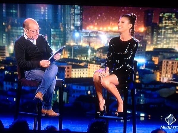 JustElisabetta's tweet photo. “@GParpiglia: Strepitosa @JustElisabetta con #vergassola a #Zelig1 #intervista #siride http://t.co/HiVSVE1pNf” grazie! Grande Dario !!!
