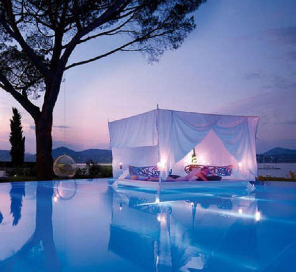 GeografiaES's tweet photo. RT Si quieres estar con tu pareja en esta hermosa y romántica piscina. http://t.co/uPxcagfja8