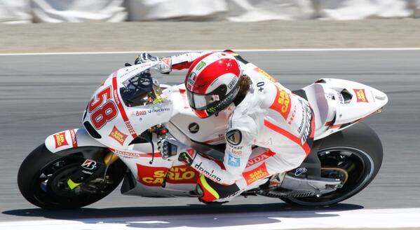 M_A_Moya's tweet photo. Hoy habría cumplido 27 años un fenómeno de los circuitos, Marco #Simoncelli 🏁 #Sic58 http://t.co/Shin8h9tmL