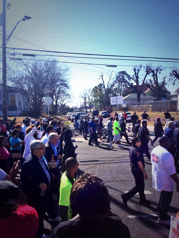 ramseyreid's tweet photo. Arm in arm! @WendyDavisTexas in San Antonio MLK March! #MLKaction http://t.co/nGlJMPjlSH